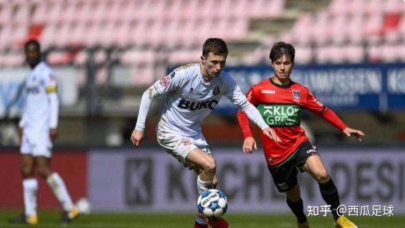 板球背后蕴 板球背后蕴